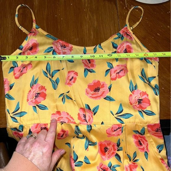 Billabong Yellow Floral Jumpsuit Boho Festival Whimsical Sleeveless Size Medium - Picture 15 of 17